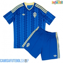 Camisa de time de futebol Suécia Replicas 2º Equipamento Infantil Mundo 2026 Manga Curta (+ Calças curtas)